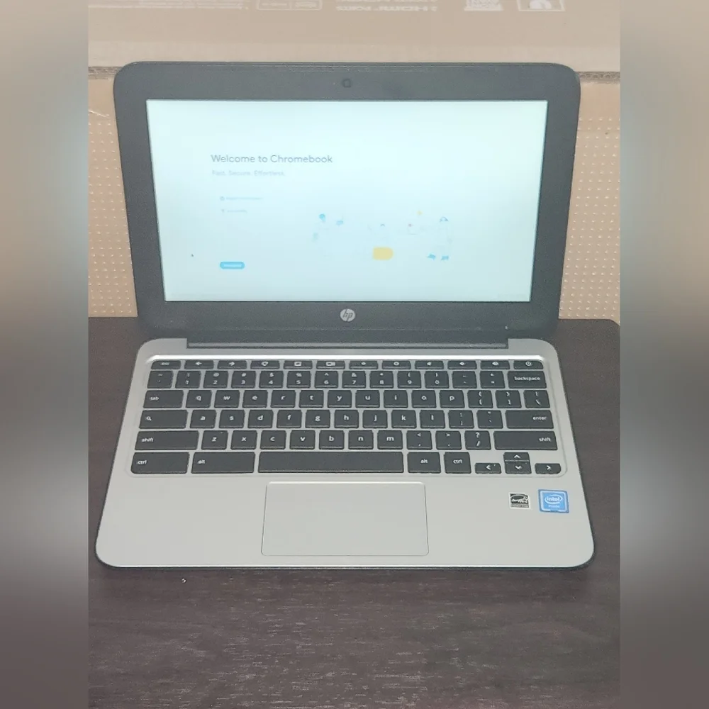 HP Chromebook 11 G4 (Celeron N2840 2.16GHz, 16GB SSD, 4GB RAM, Chrome OS)